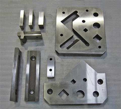 Correct operation method of combined punching and shearing machine